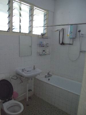 downstairs bedroom ensuite